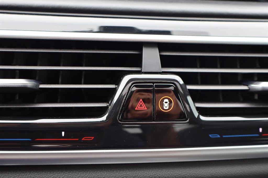 Used 2018 BMW 750i xDrive AWD/4WD image 38