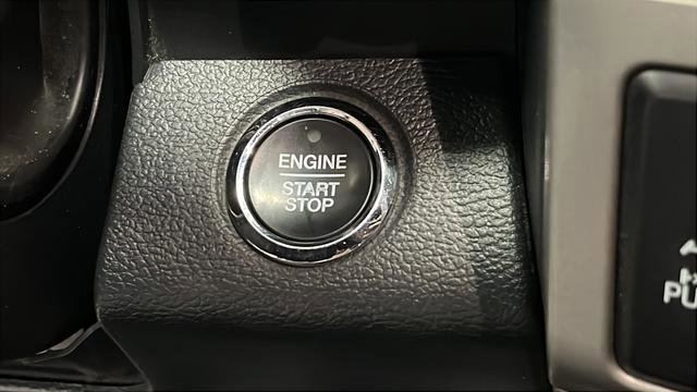 Used 2022 Ford F250 Lariat w/ Black Appearance Package image 37