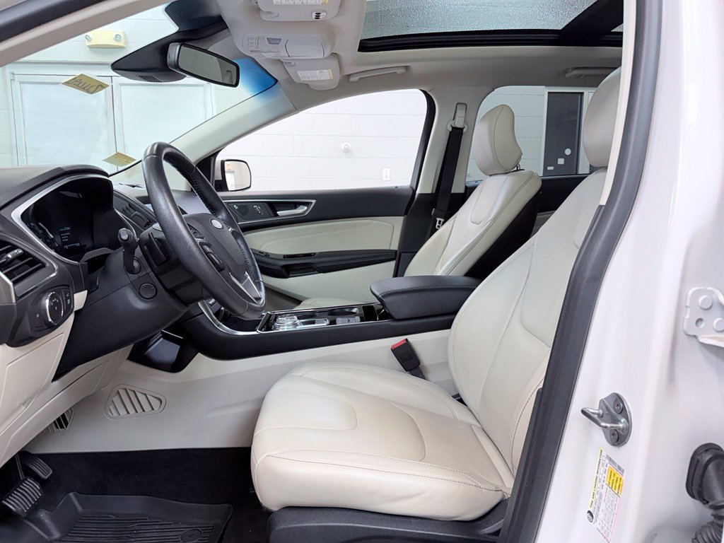 Used 2019 Ford Edge Titanium w/ Cold Weather Package AWD/4WD image 13