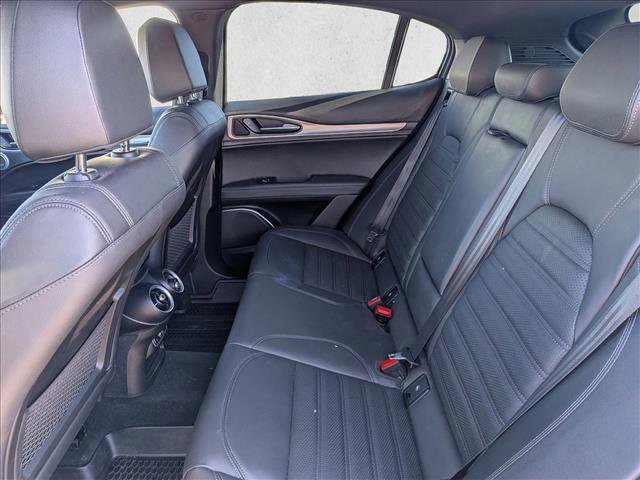 Used 2022 Alfa Romeo Stelvio Veloce image 18