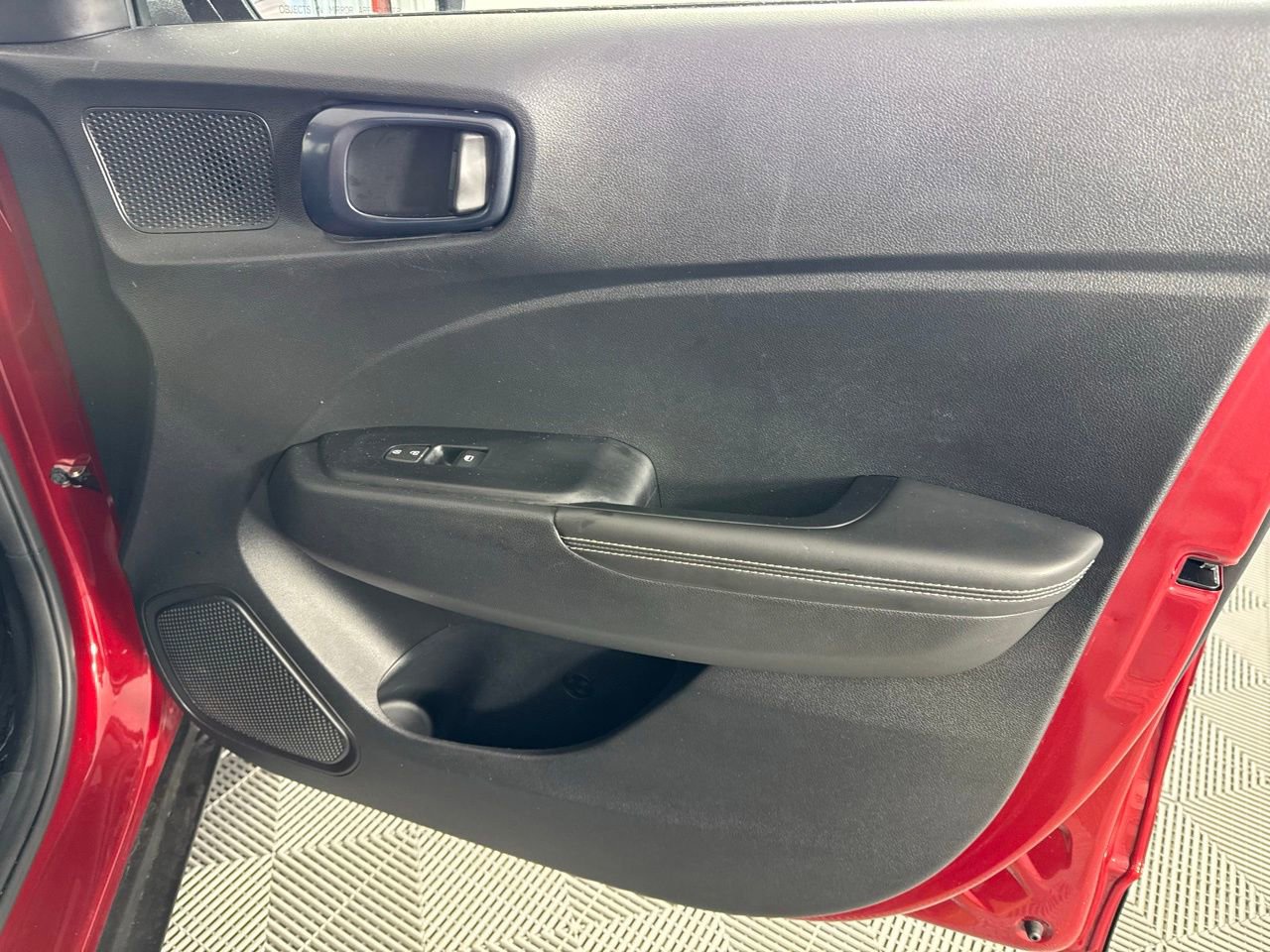 Used 2024 Hyundai Venue Limited image 31