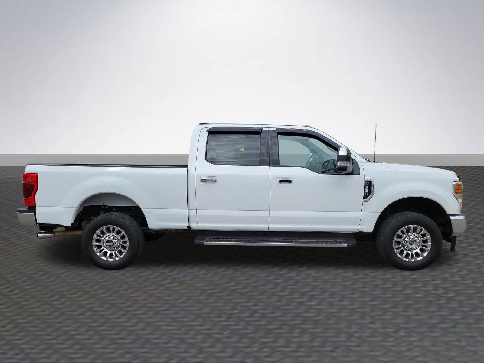Used 2022 Ford F250 XLT w/ XLT Premium Package image 4