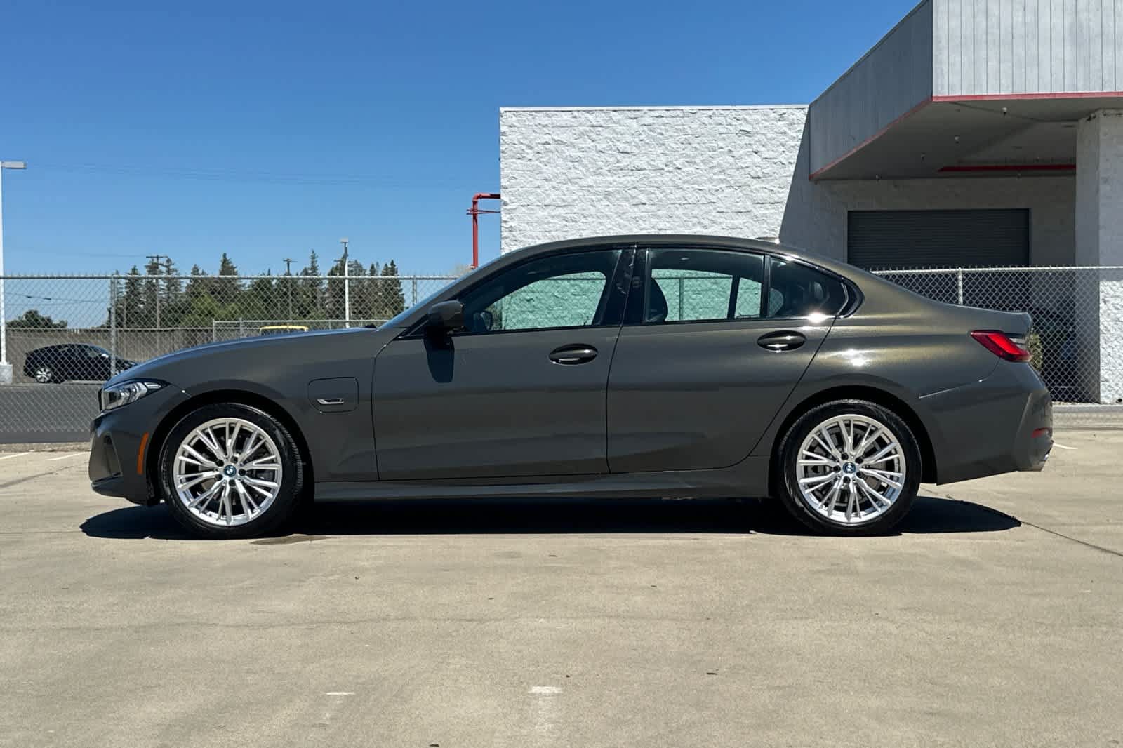 Used 2023 BMW 330e xDrive w/ Premium Package AWD/4WD image 6