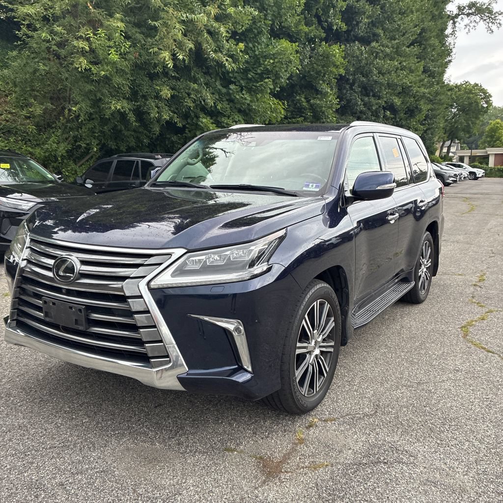 Used 2019 Lexus LX 570 4WD w/ Luxury Package image 2
