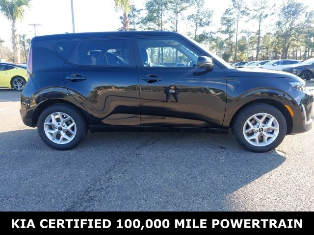 Certified 2025 Kia Soul LX FWD image 4