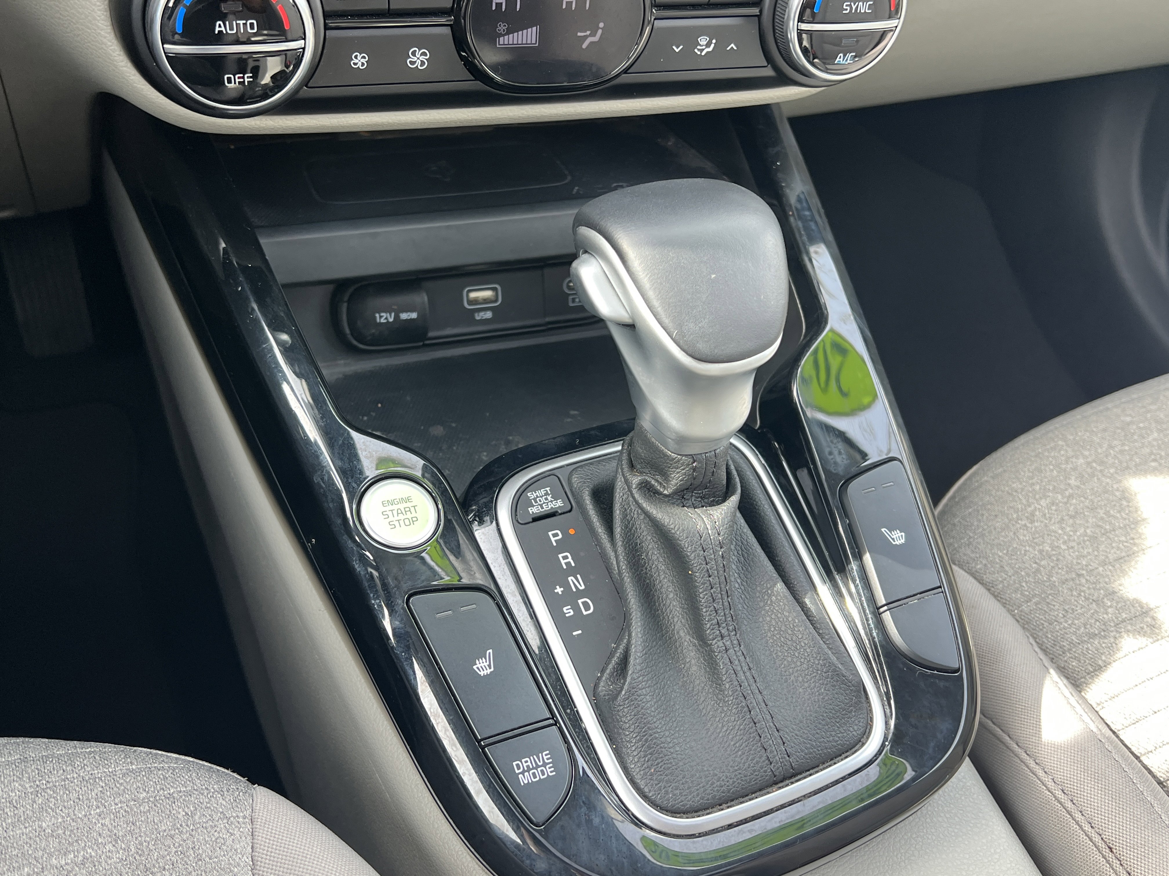 Certified 2025 Kia Soul EX image 27