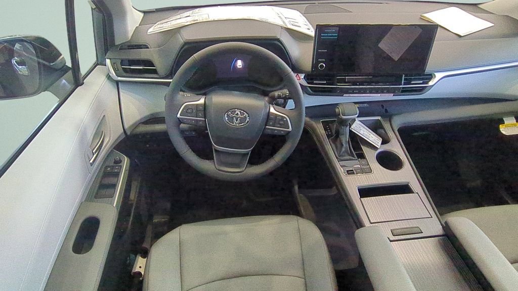 New 2026 Toyota Sienna XLE FWD image 12