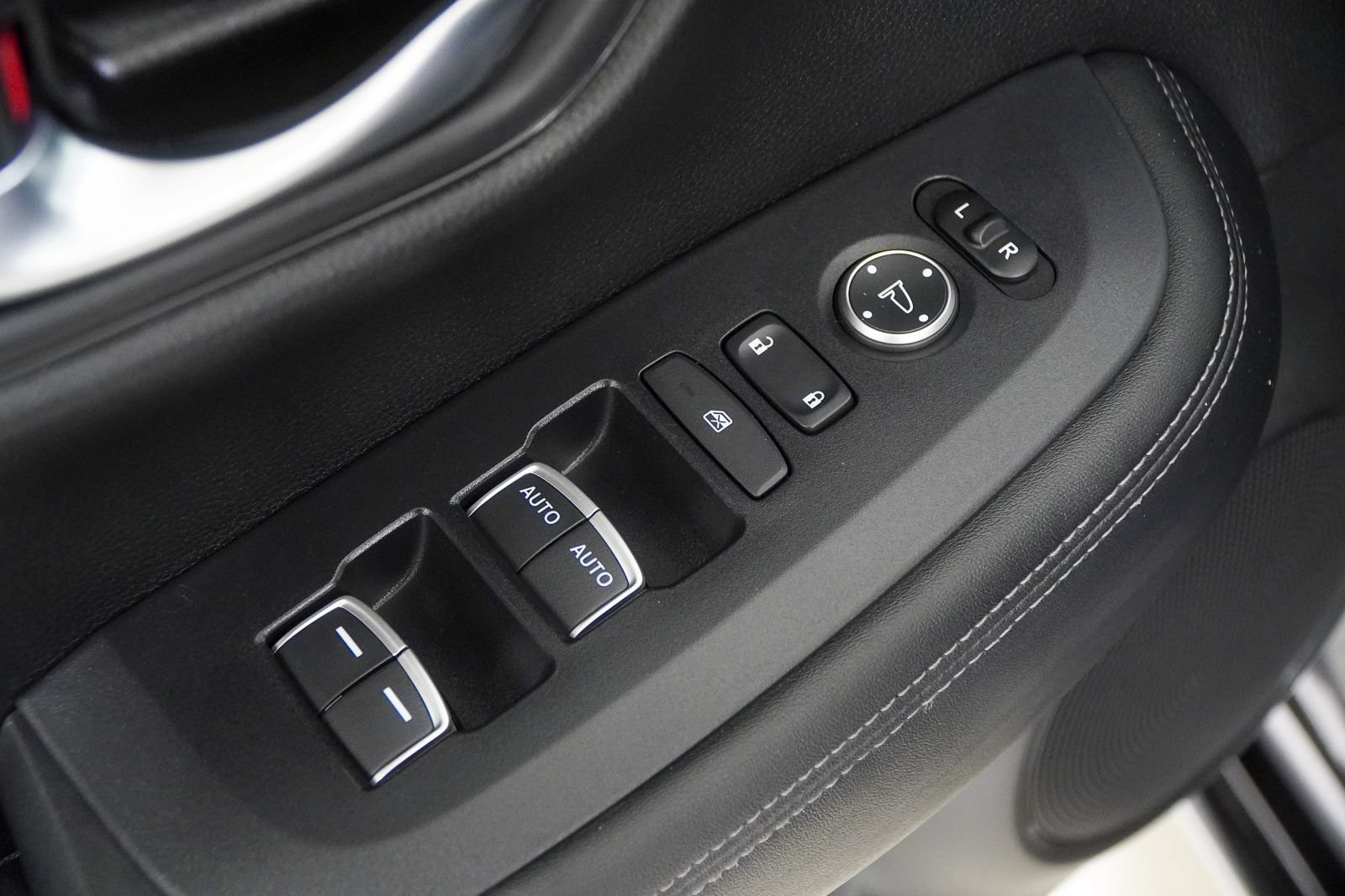 Certified 2024 Honda HR-V EX-L image 18