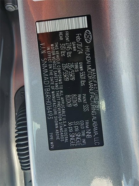 Used 2024 Genesis GV70 2.5T w/ Advanced Package image 33