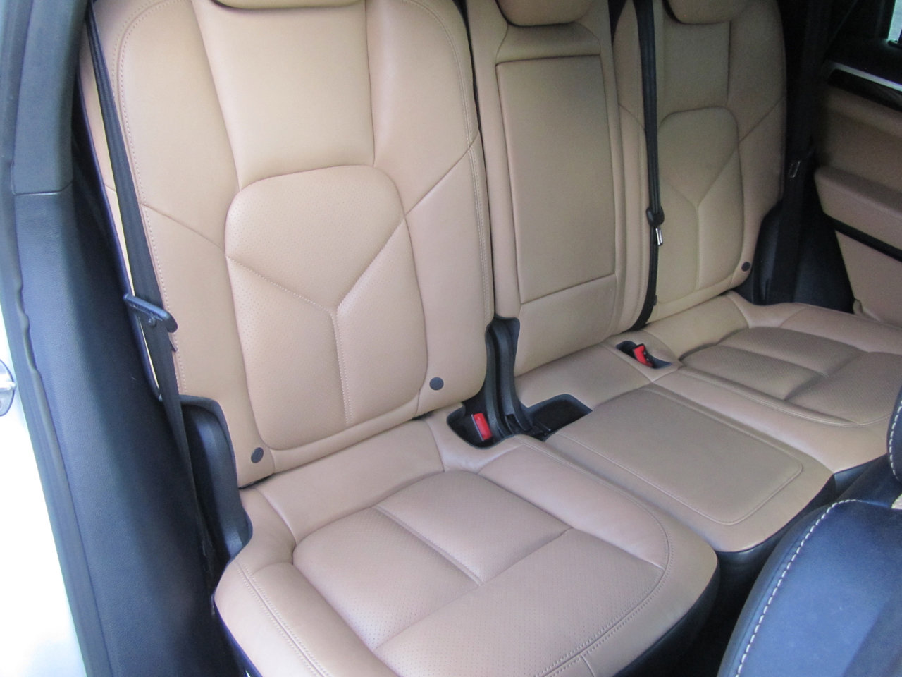 Used 2016 Porsche Cayenne S w/ Premium Plus Package image 25