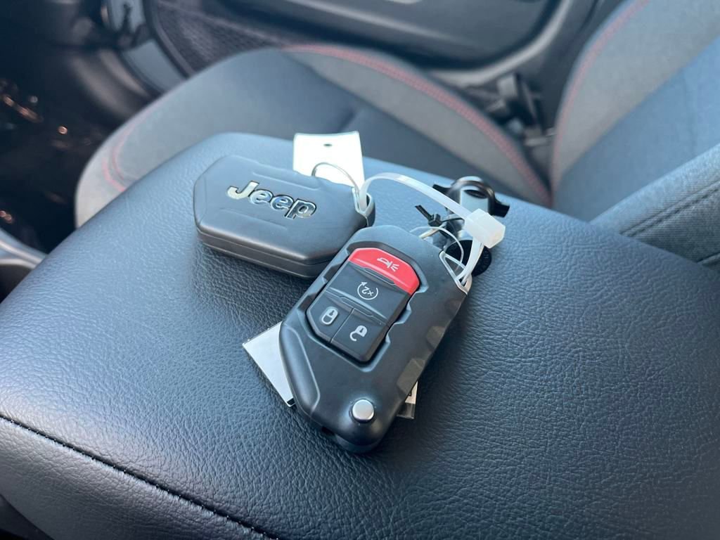 New 2025 Jeep Gladiator Rubicon w/ Convenience Group image 21