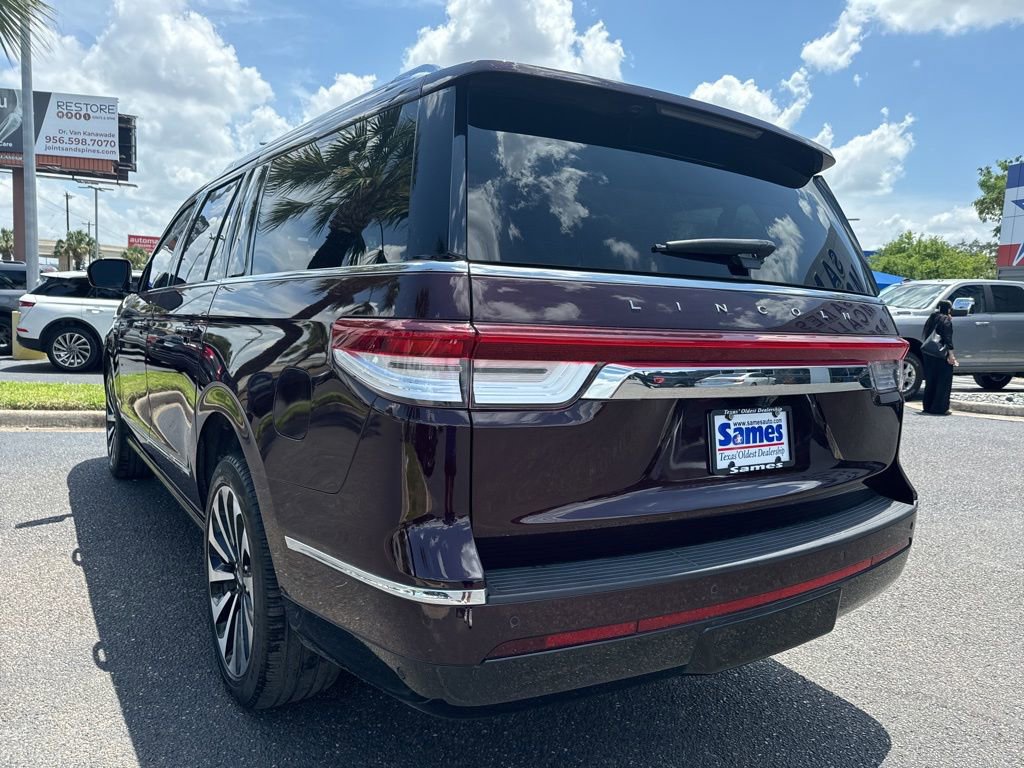 Used 2023 Lincoln Navigator L Reserve AWD/4WD image 3