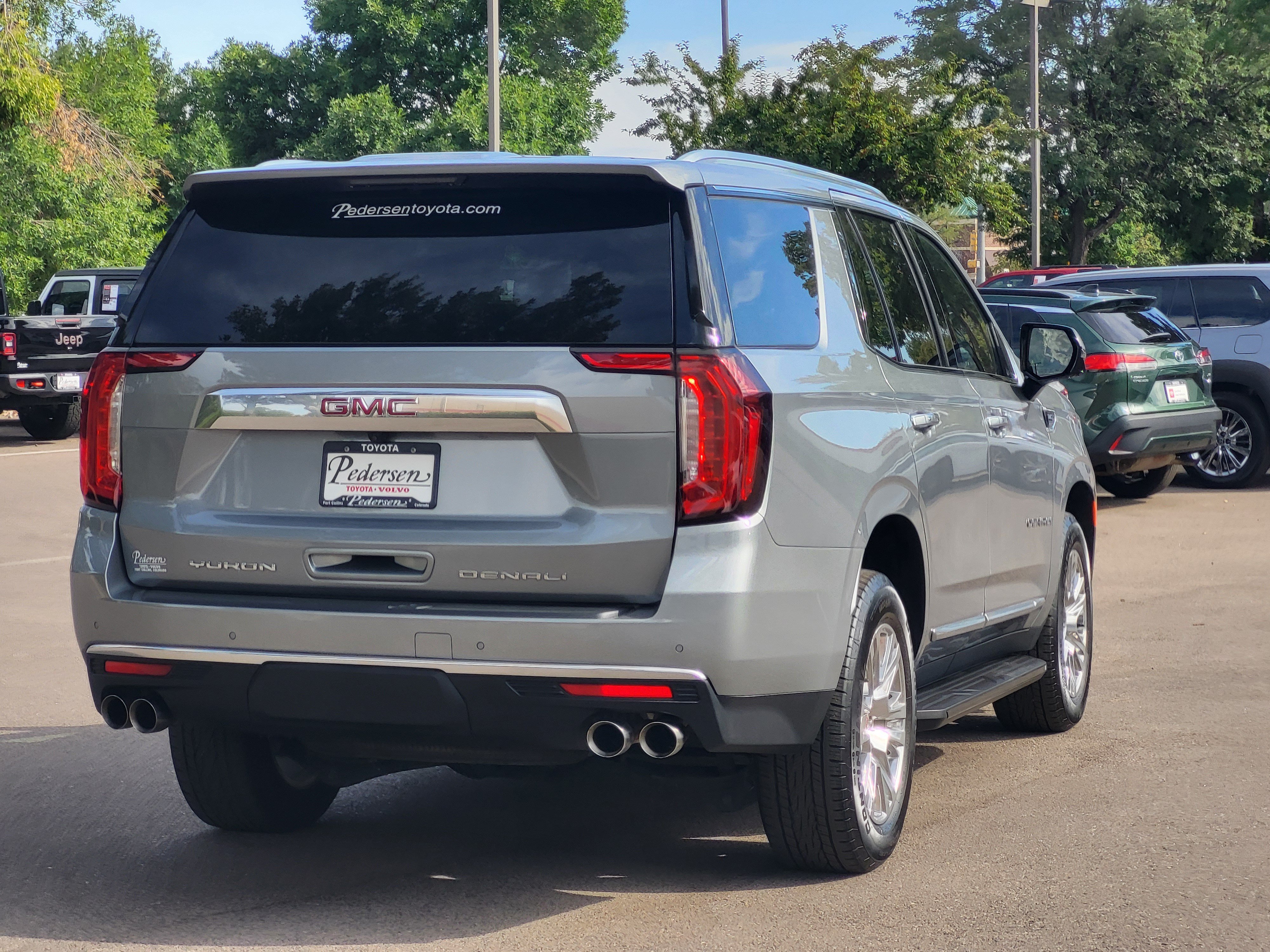 Used 2023 GMC Yukon Denali AWD/4WD image 2