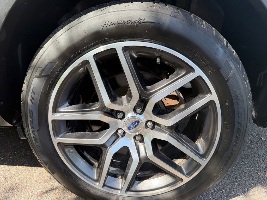 Used 2017 Ford Explorer Sport w/ Equipment Group 401A AWD/4WD image 30