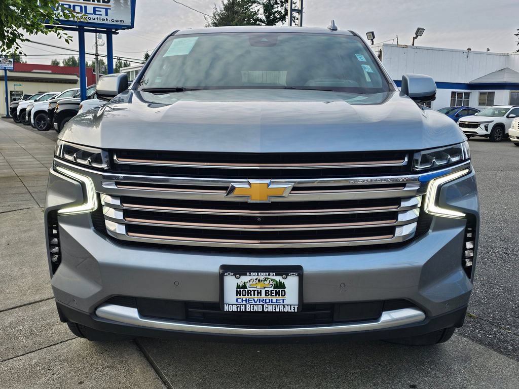 Used 2023 Chevrolet Suburban High Country w/ Premium Package 2 AWD/4WD image 2