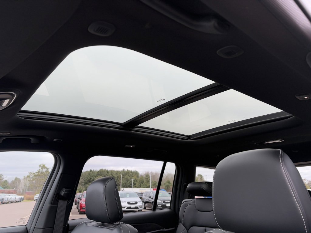 New 2025 Jeep Grand Cherokee L Limited image 18