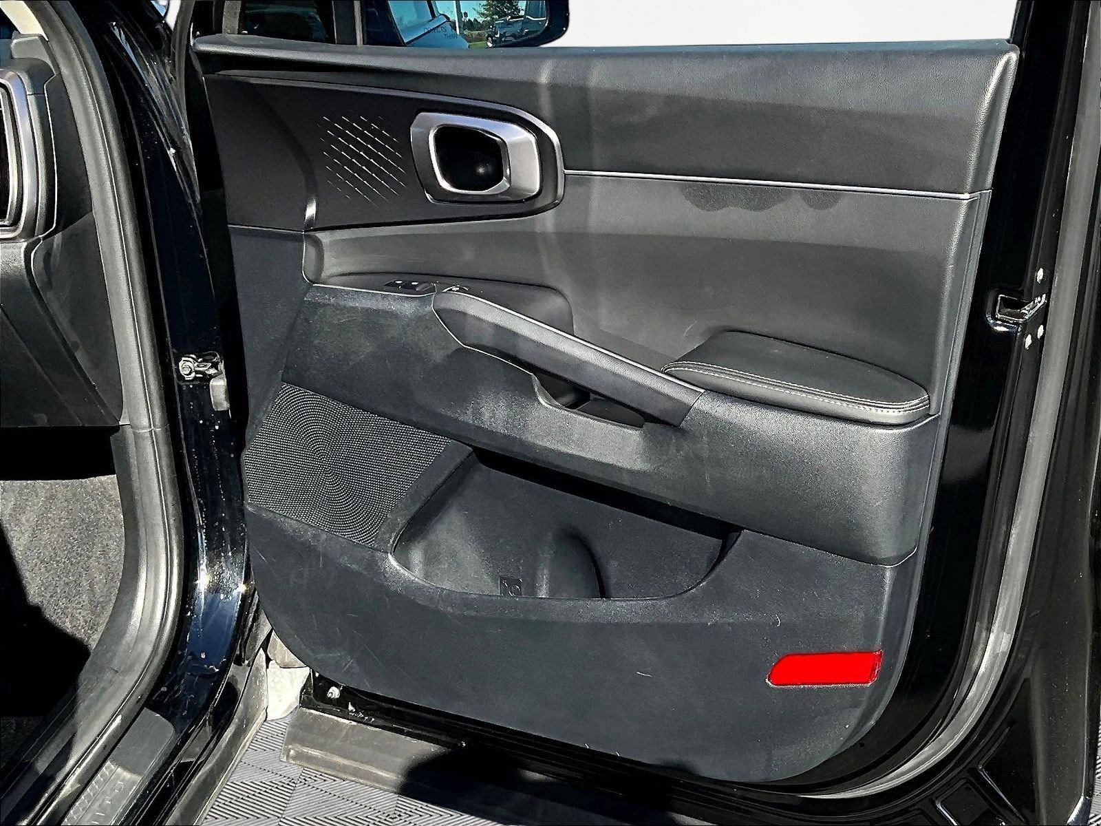Used 2025 Kia Sorento S w/ Panoramic Sunroof Package FWD image 27