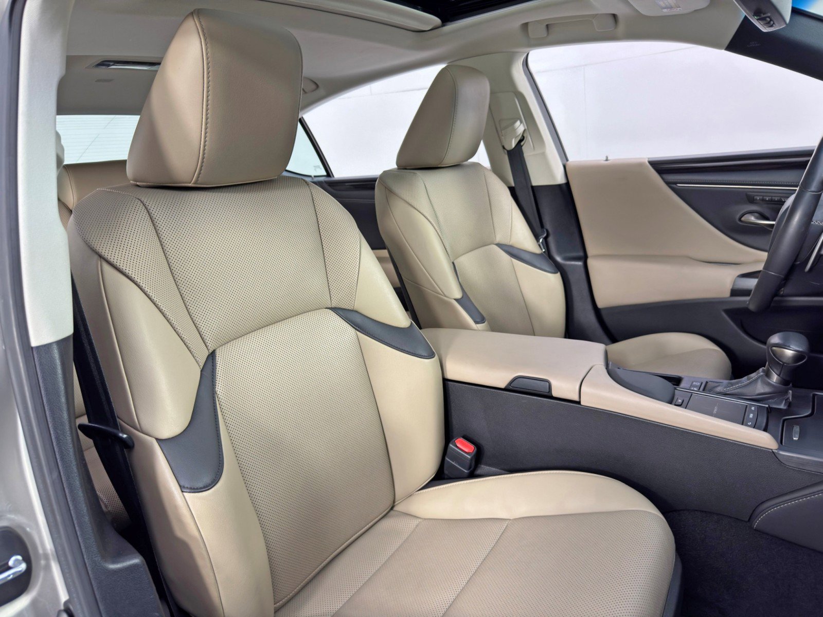 Used 2020 Lexus ES 300h w/ Premium Package image 39