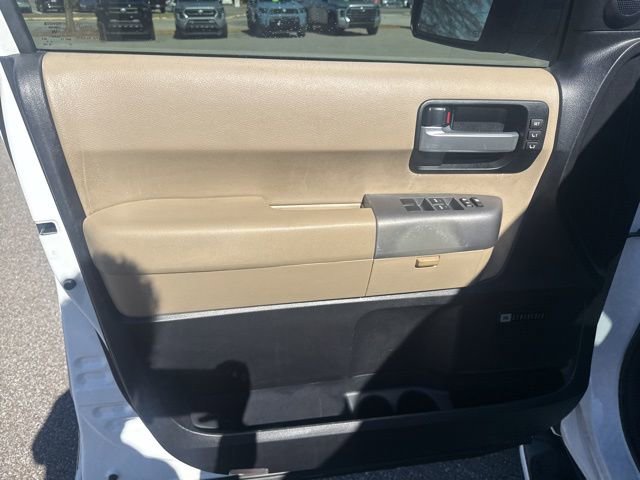 Used 2016 Toyota Sequoia Limited w/ Safety & Convenience Package image 24