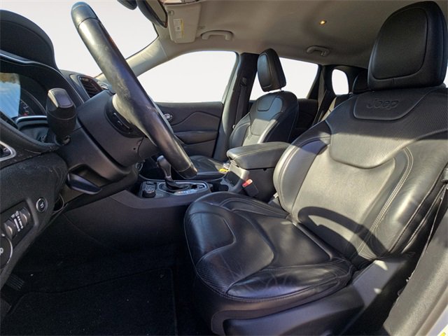Used 2019 Jeep Cherokee Limited image 9