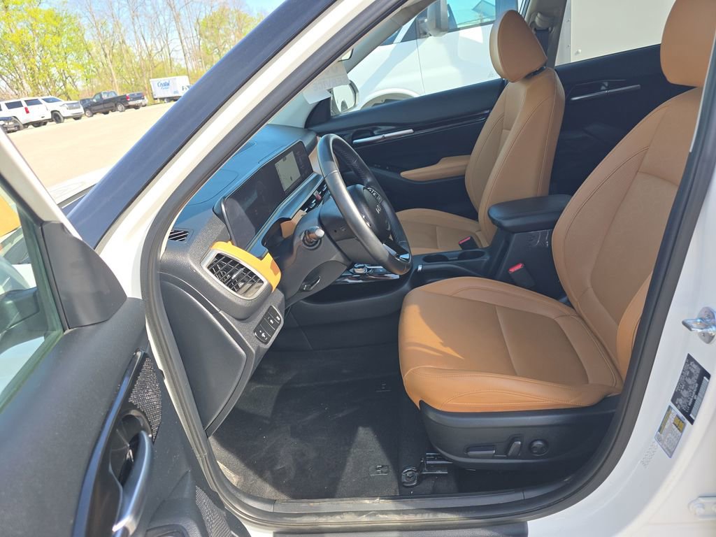 Used 2024 Kia Seltos EX image 11