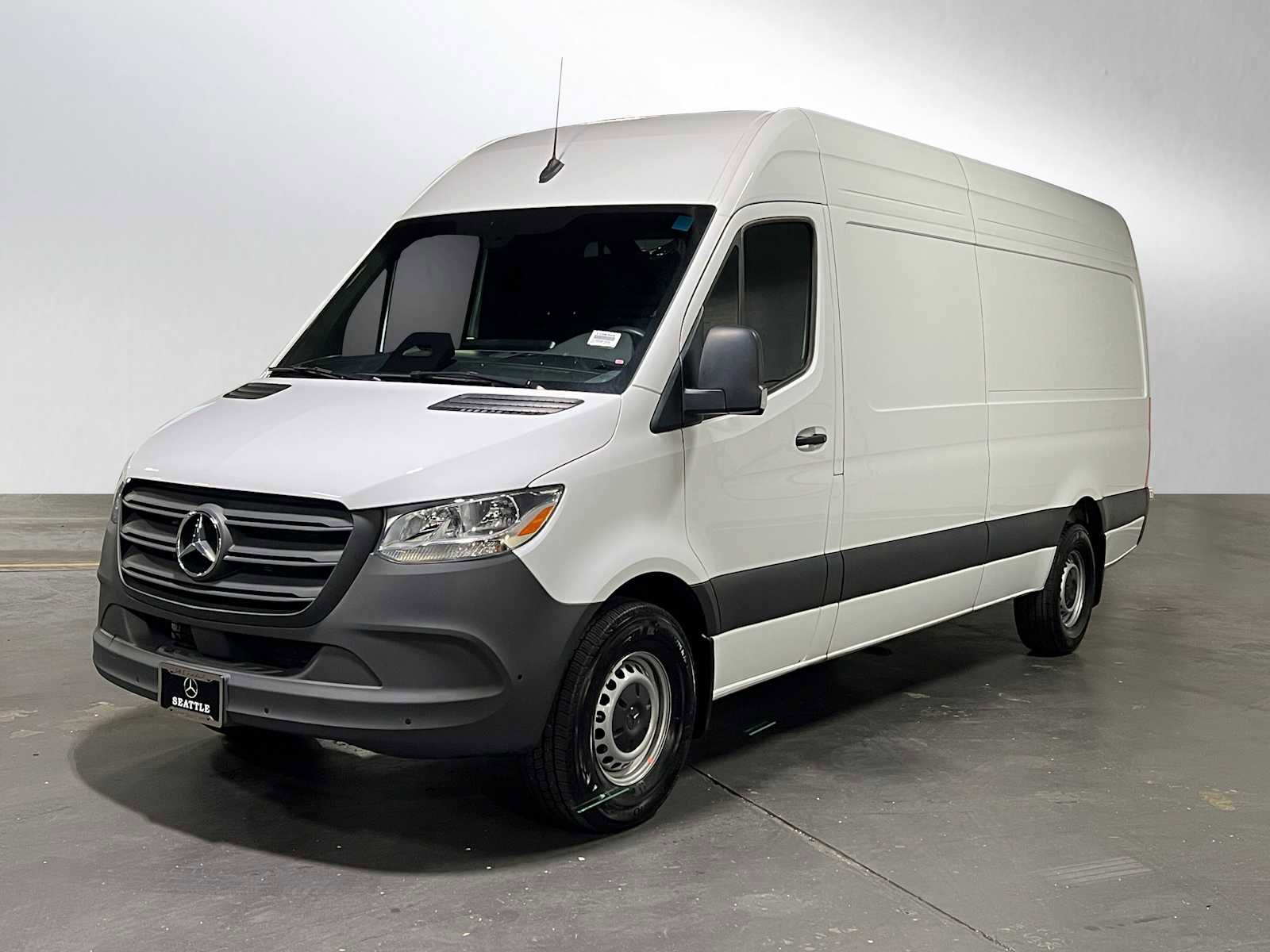 Used 2025 Mercedes-Benz Sprinter 2500 image 7