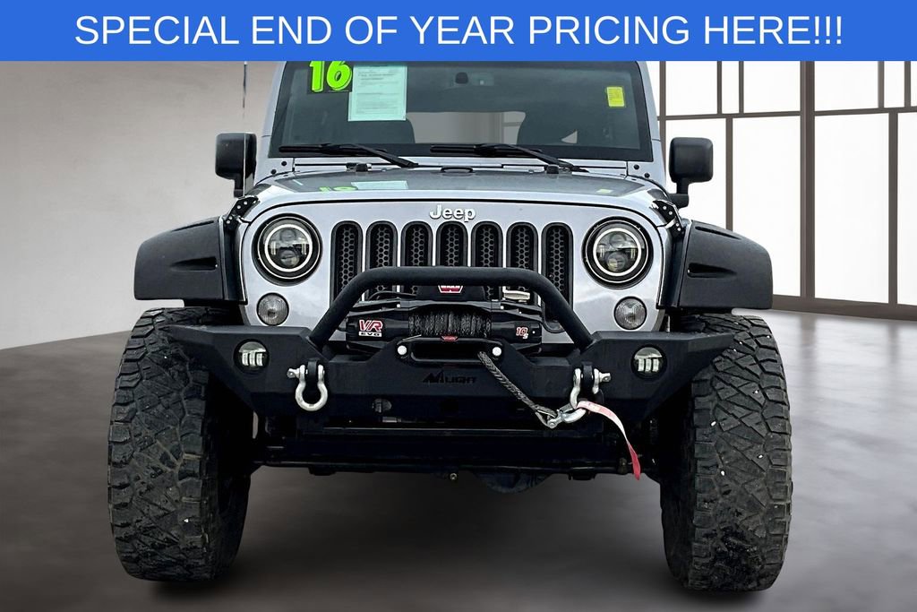 Used 2016 Jeep Wrangler Unlimited Rubicon w/ Connectivity Group image 2