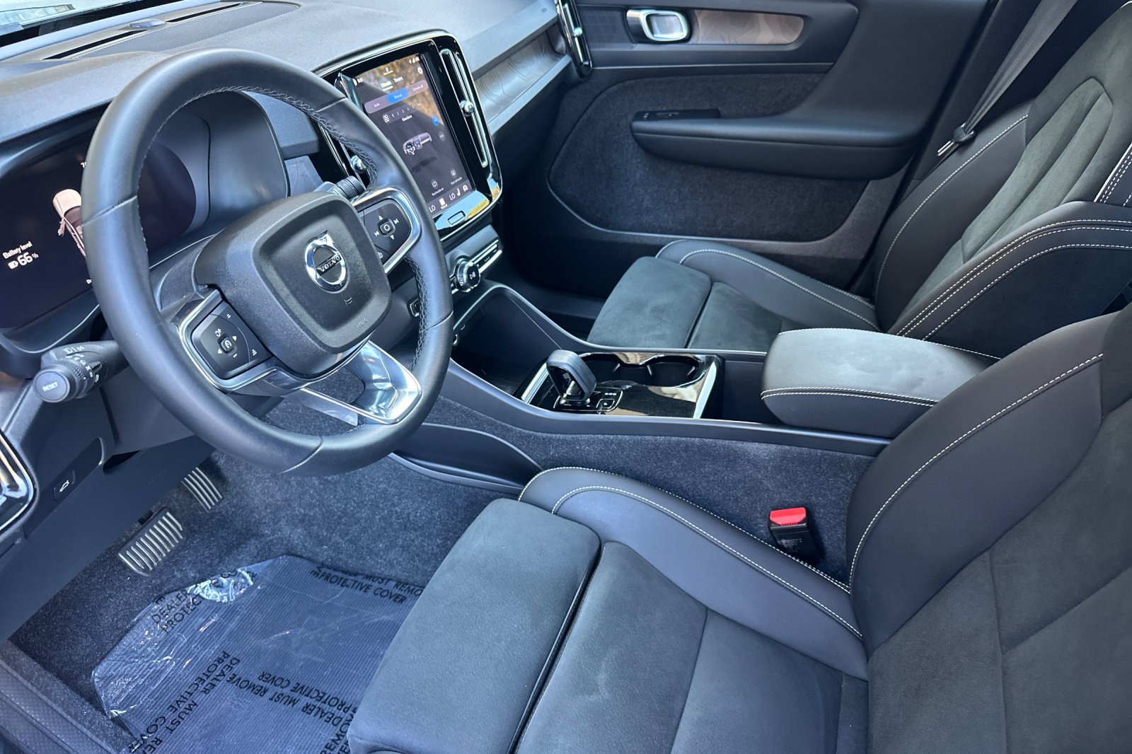 Certified 2023 Volvo C40 P8 Recharge Plus w/ Protection Package Premier AWD/4WD image 10