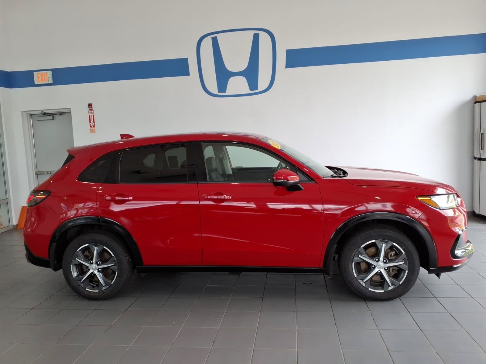 Certified 2023 Honda HR-V EX-L image 4