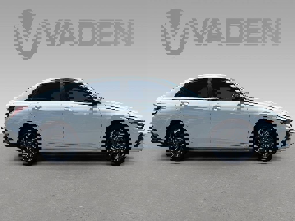 New 2025 Hyundai Elantra SEL image 7