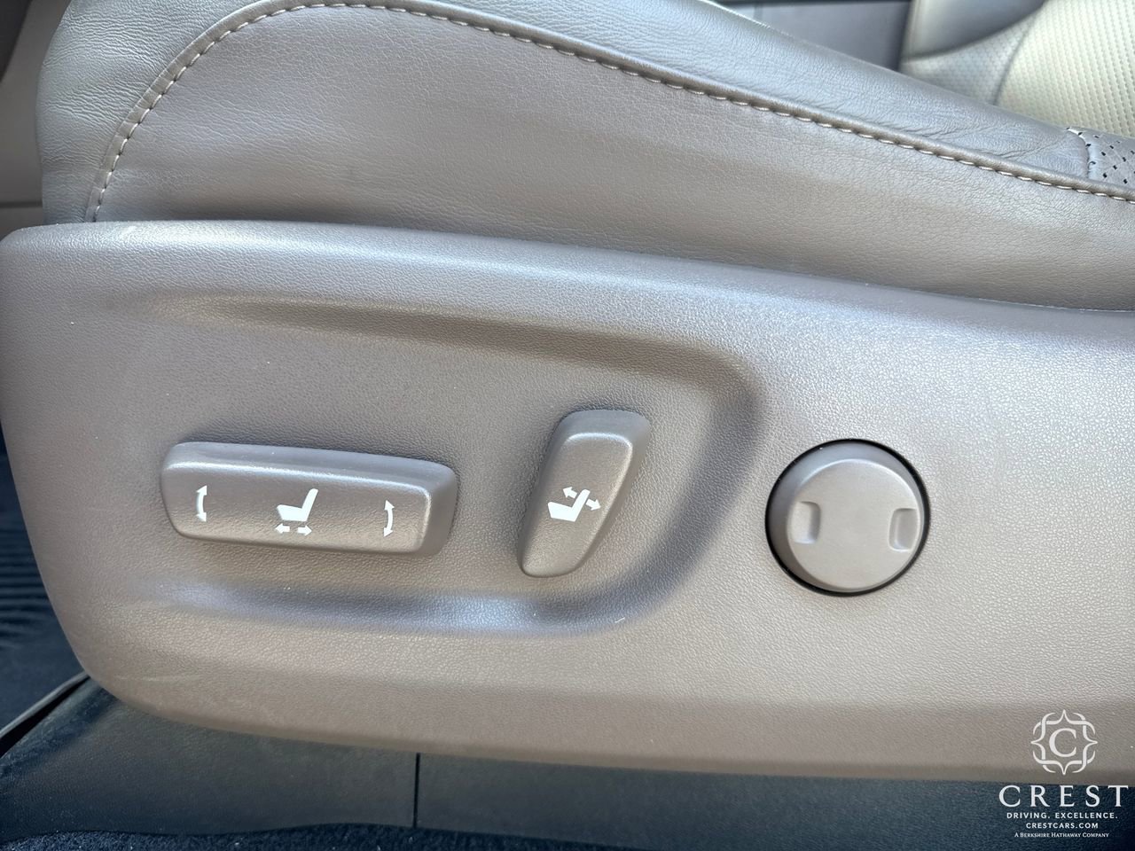 Used 2023 Lexus GX 460 Luxury w/ Sport Design Package image 10