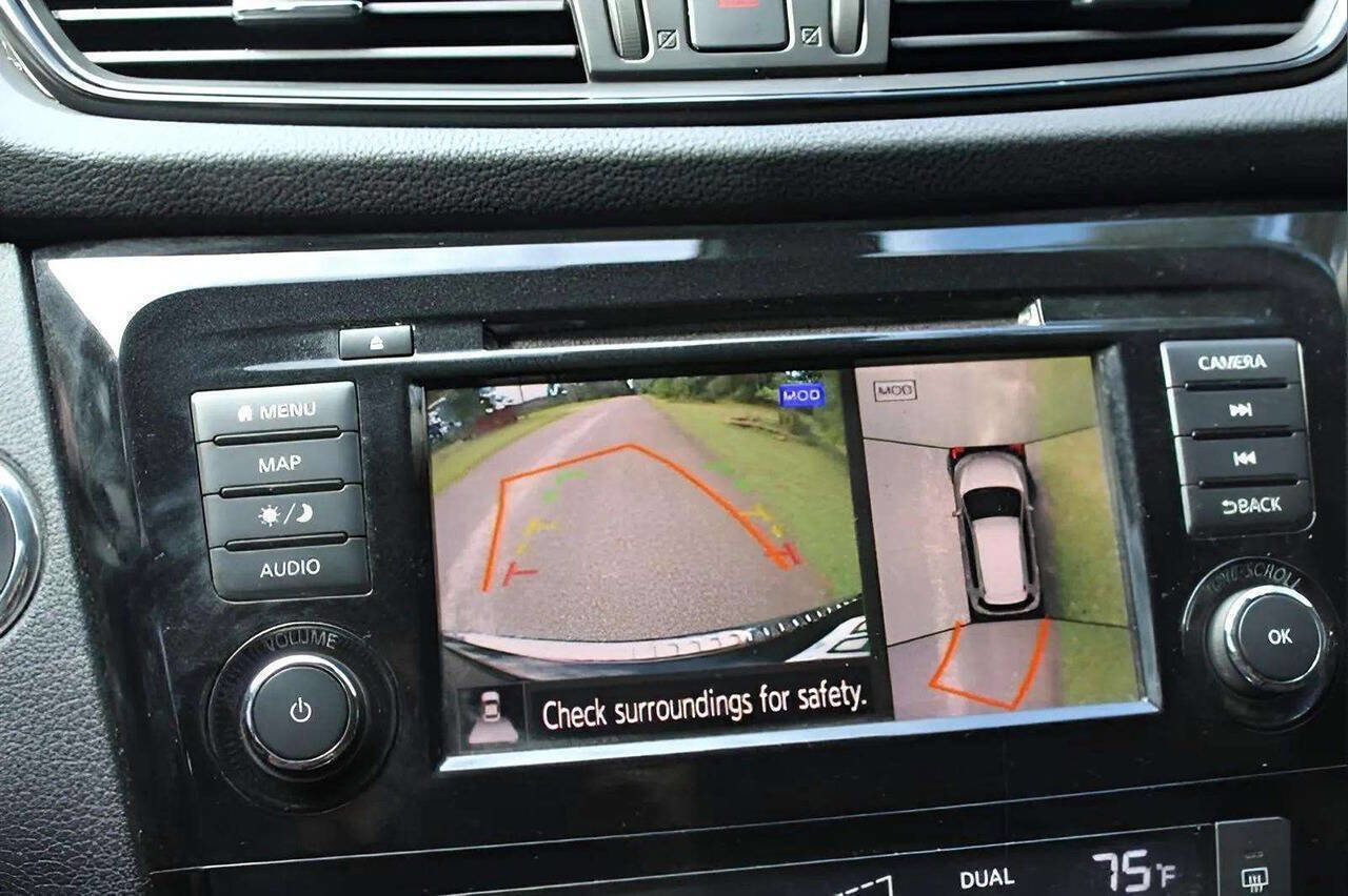 Used 2019 Nissan Rogue SV w/ Premium Package image 23