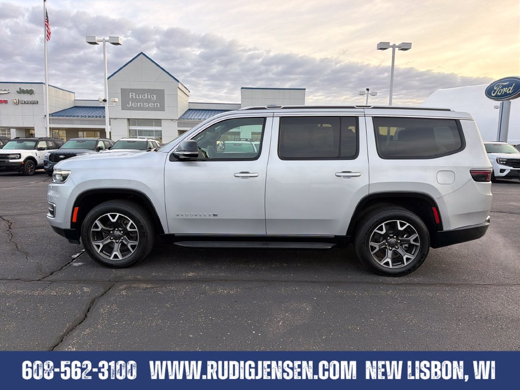 Used 2024 Jeep Wagoneer Series III AWD/4WD image 2