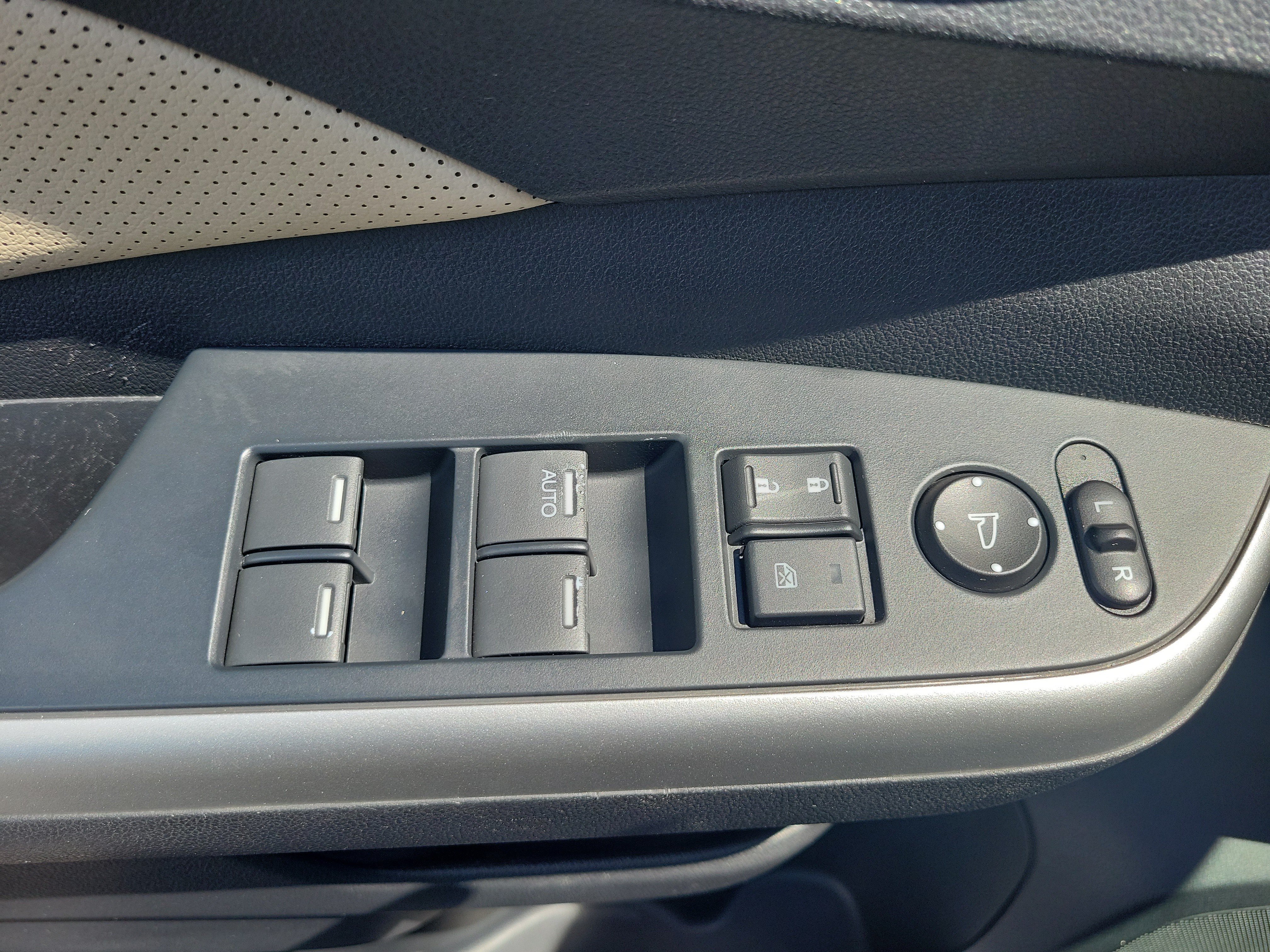 Used 2015 Honda CR-V EX-L image 21