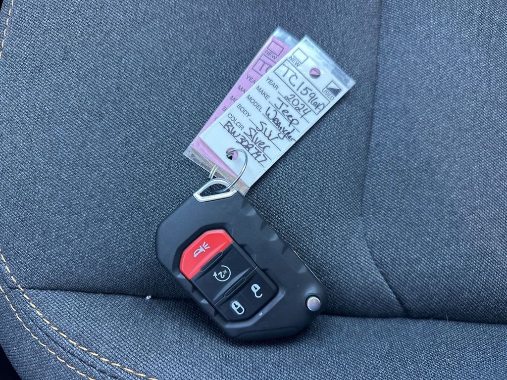 Used 2024 Jeep Wrangler Willys image 34