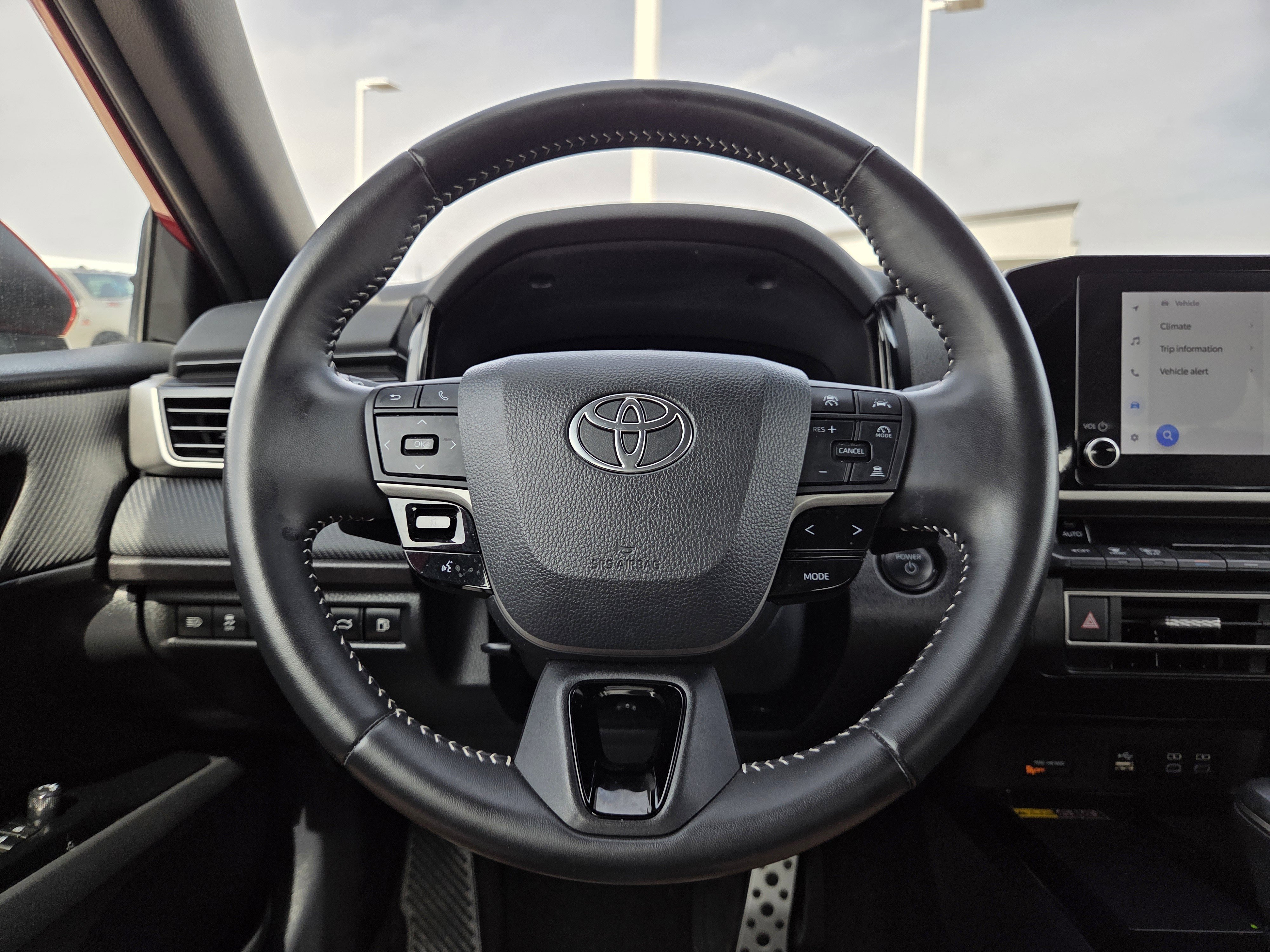 Used 2025 Toyota Camry SE image 39