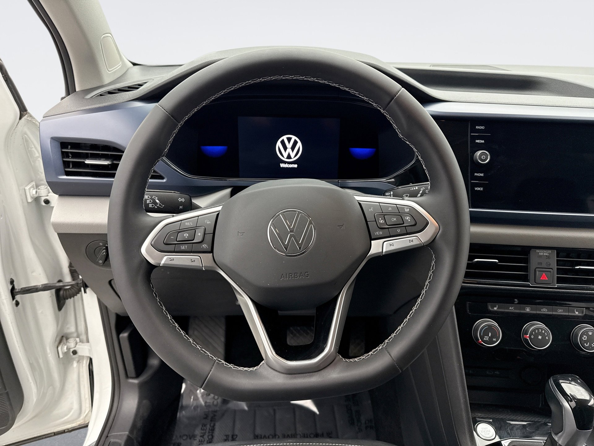 Used 2023 Volkswagen Taos SE image 12