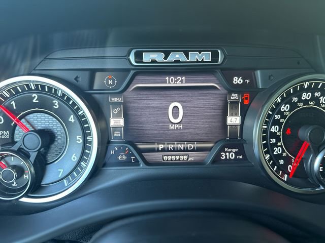 Used 2022 RAM 1500 Laramie AWD/4WD image 16