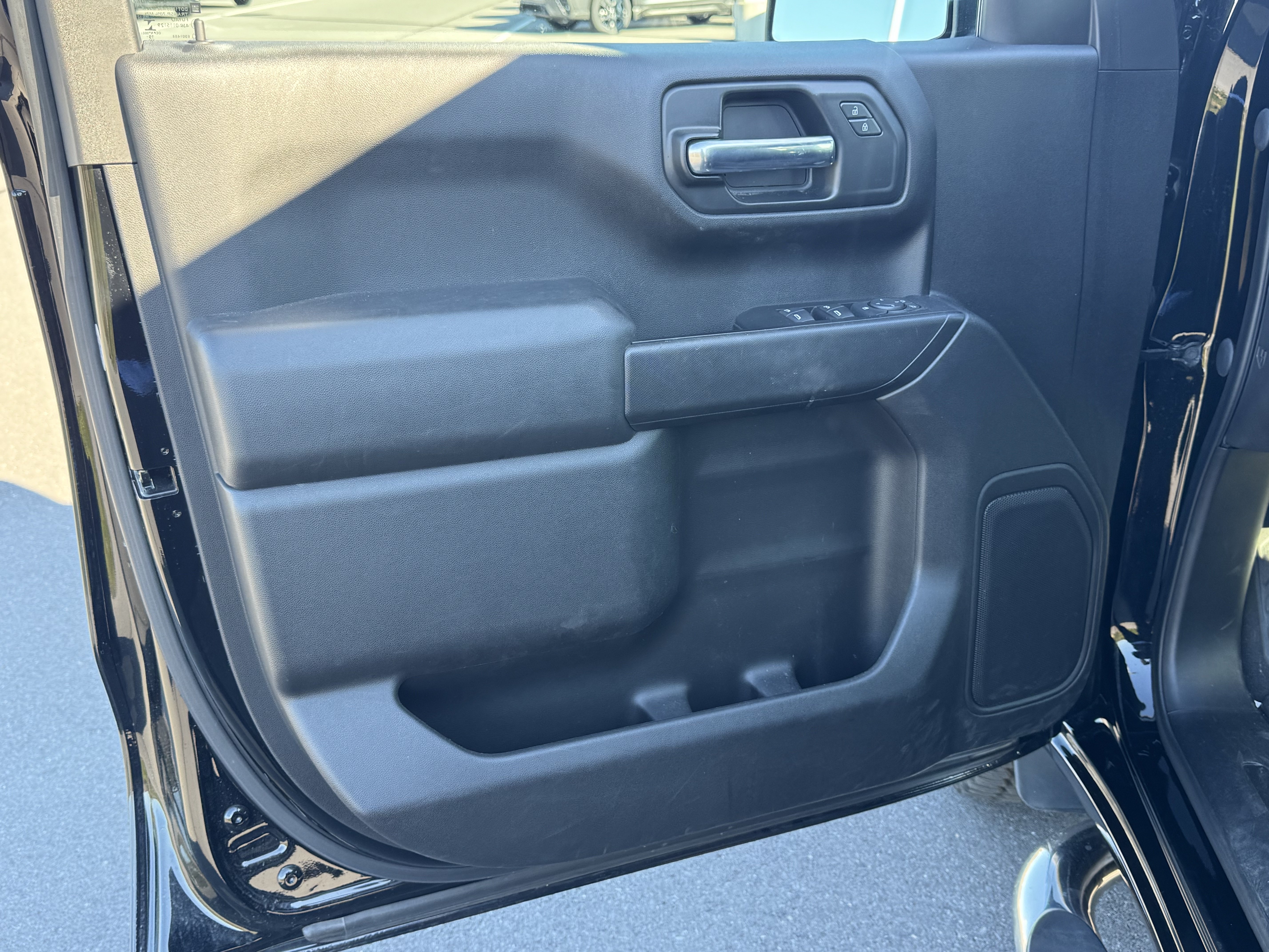 Used 2020 Chevrolet Silverado 1500 Custom w/ Custom Value Package AWD/4WD image 15
