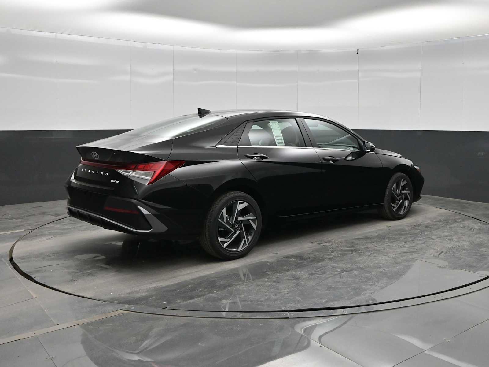 New 2026 Hyundai Elantra Limited FWD image 7