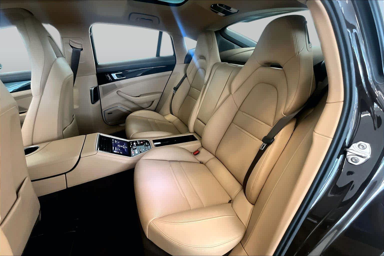 Used 2018 Porsche Panamera 4 AWD/4WD image 17