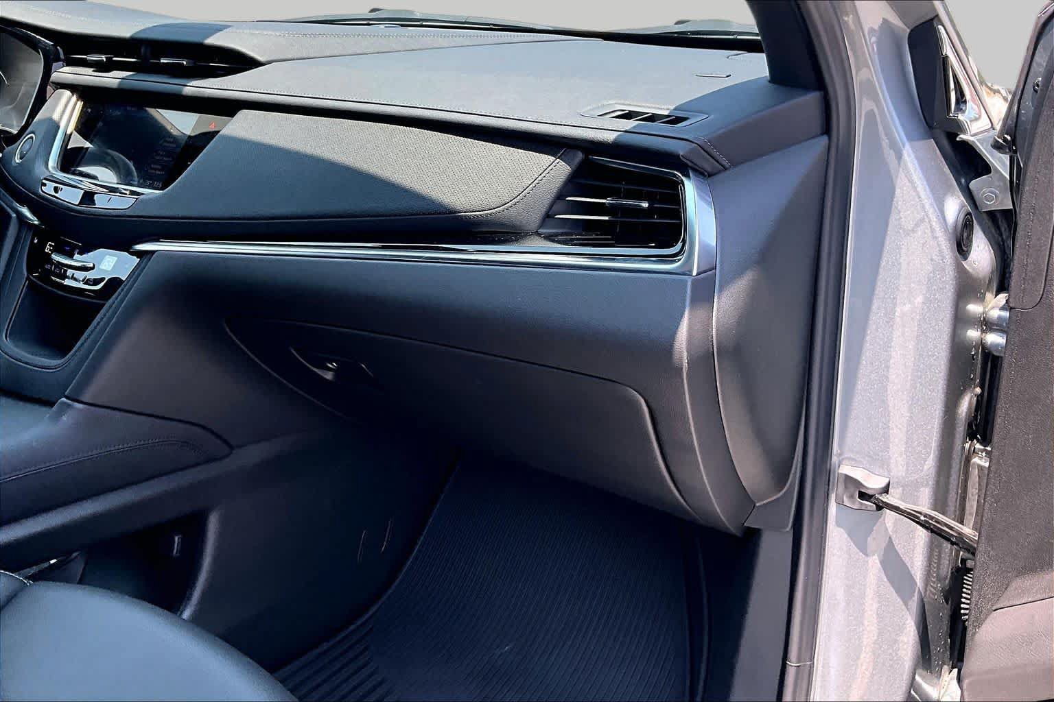 Used 2025 Cadillac XT6 Luxury FWD image 19