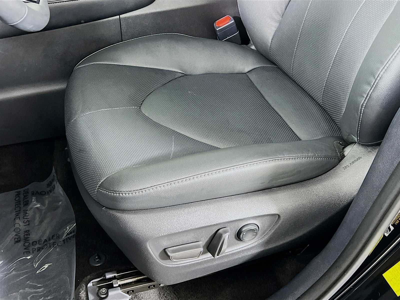 Used 2024 Toyota Grand Highlander AWD image 19