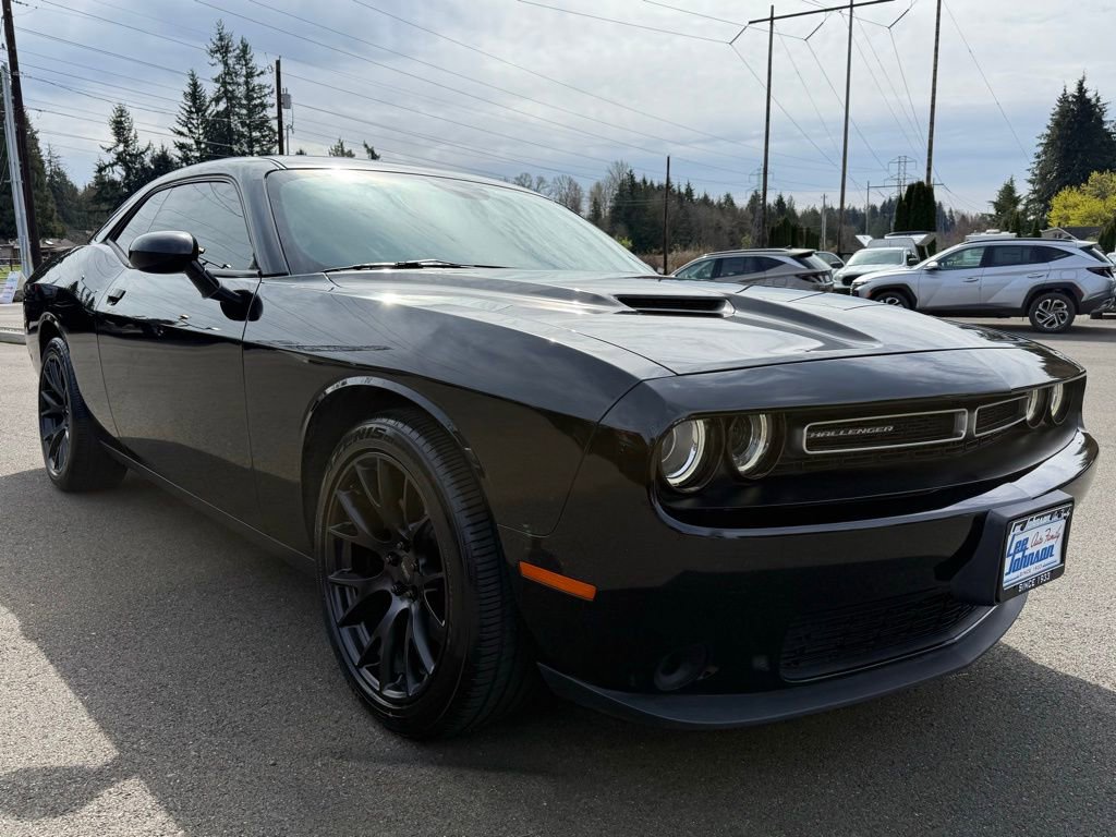 Used 2018 Dodge Challenger SXT image 7