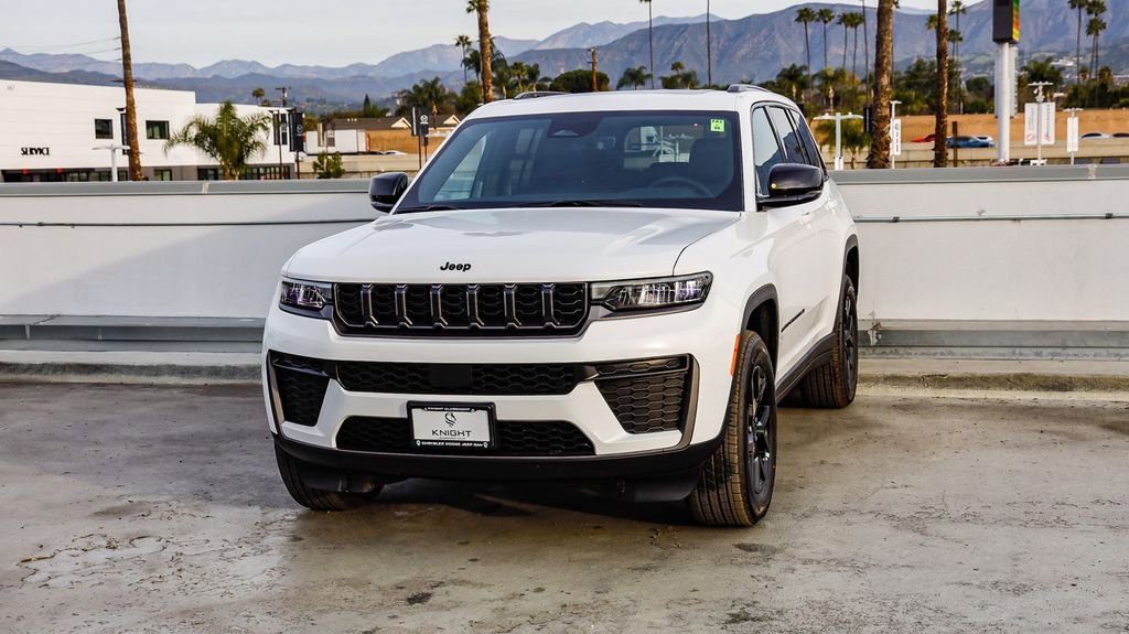 New 2026 Jeep Grand Cherokee Altitude AWD/4WD image 4