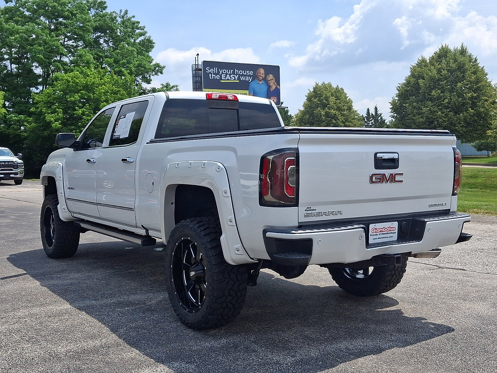 Used 2017 GMC Sierra 1500 Denali w/ Denali Ultimate Package AWD/4WD image 9