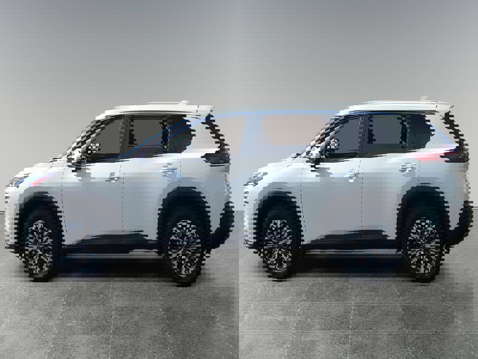 Used 2023 Nissan Rogue SV image 2