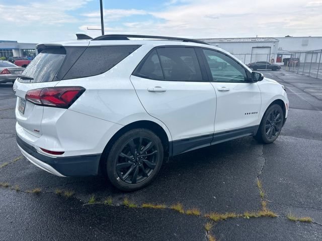 Used 2022 Chevrolet Equinox RS w/ RS Leather Package FWD image 4