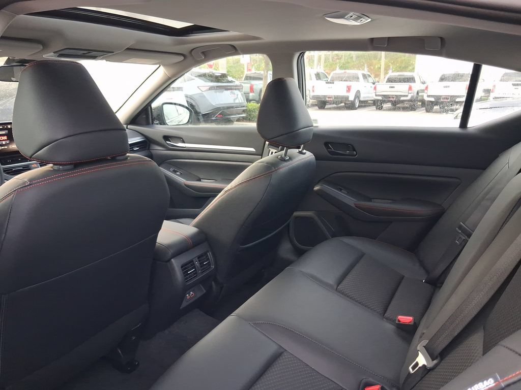 New 2026 Nissan Altima 2.5 SR w/ SR Midnight Edition Package FWD image 5