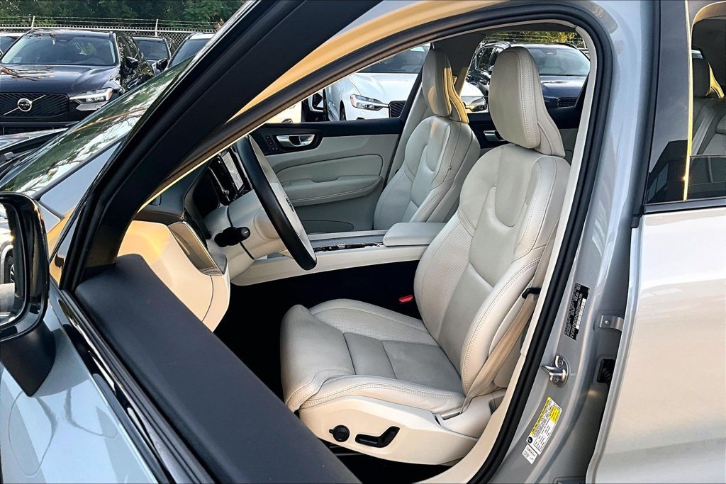 Used 2024 Volvo XC60 T8 Ultimate w/ Protection Package Premier AWD/4WD image 33